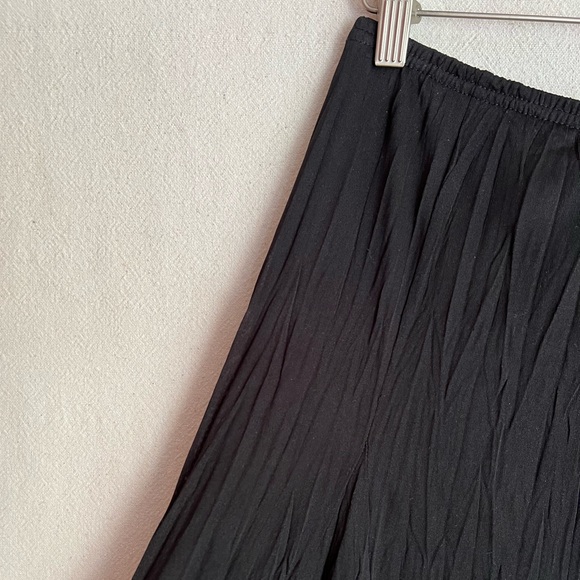 pleated crinkle midi skirt - Picture 5 of 7